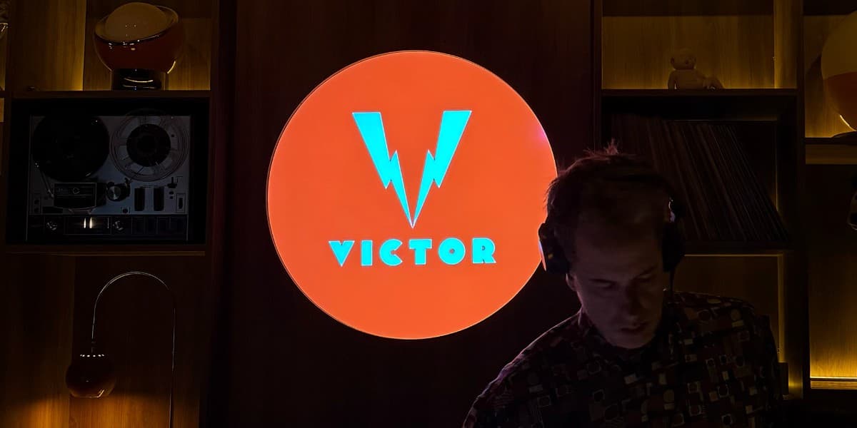Victor Audio Bar